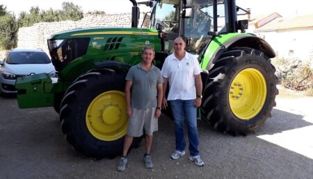 Agrícola Castellana Entrega JOHN DEERE 6155M a Jose Luis De la Fuente, de Mena de Palacios del Alcor (Palencia).