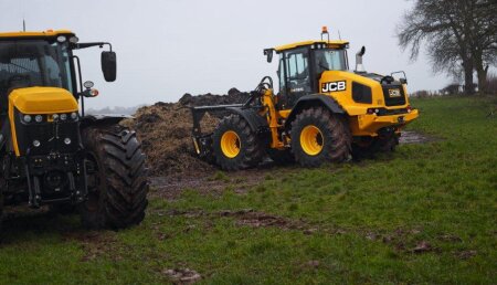 LANZAMIENTO MUNDIAL DE LA NUEVA CARGADORA COMPACTA JCB 419S AGRI