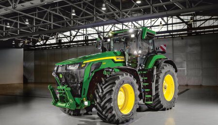 John Deere amplía las series de tractores 8R y 8RX con nuevos modelos de alta potencia para la agricultura a gran escala