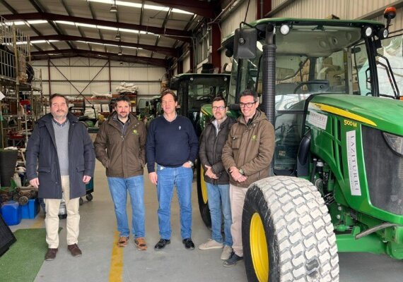Deltacinco refuerza la digitalización de la flota de tractores de Laziturri con la tecnología JDLink™ de John Deere