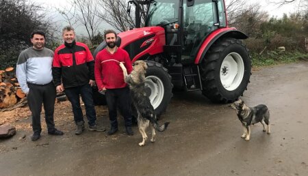 Agrícola Patricio entrega Valtra A104 a Francisco Javier, de Pando, Cantabria